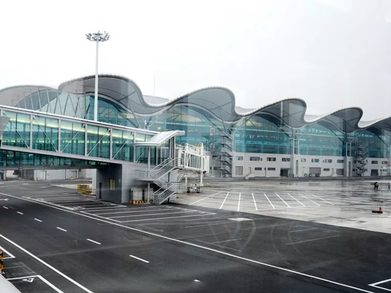 Висока аеродромска челична конструкција