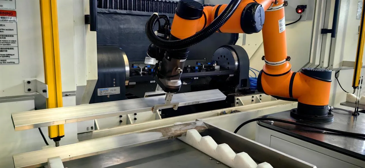 Case | AMR Composite Robot Aluminum Plate CNC Loading and Unloading