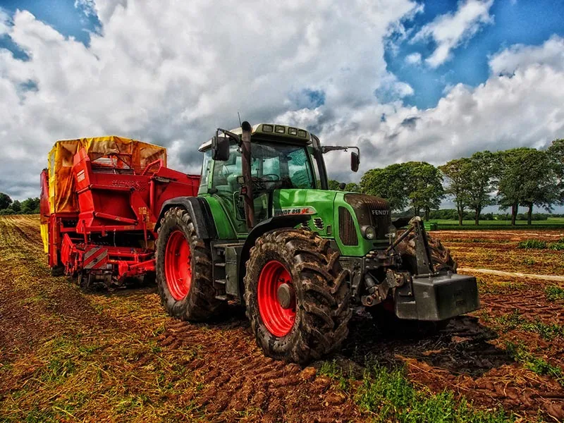 Aperçu du marché mondial des pneus de tracteur : tendances de croissance, classification, applications et éléments essentiels de la maintenance