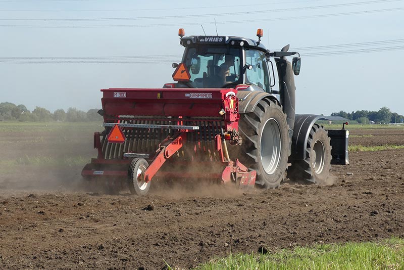 Tractor tire