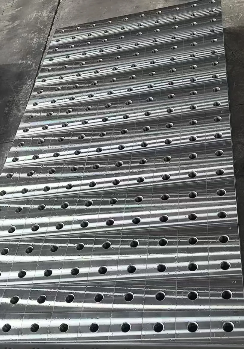 What are the advantages and disadvantages of cast iron welded tables and steel welded tables? What are the advantages of welding tables after nitriding?