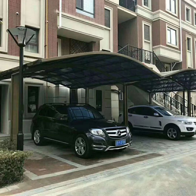 Abri d'auto à persiennes avec toit anti-pluie réglable en aluminium