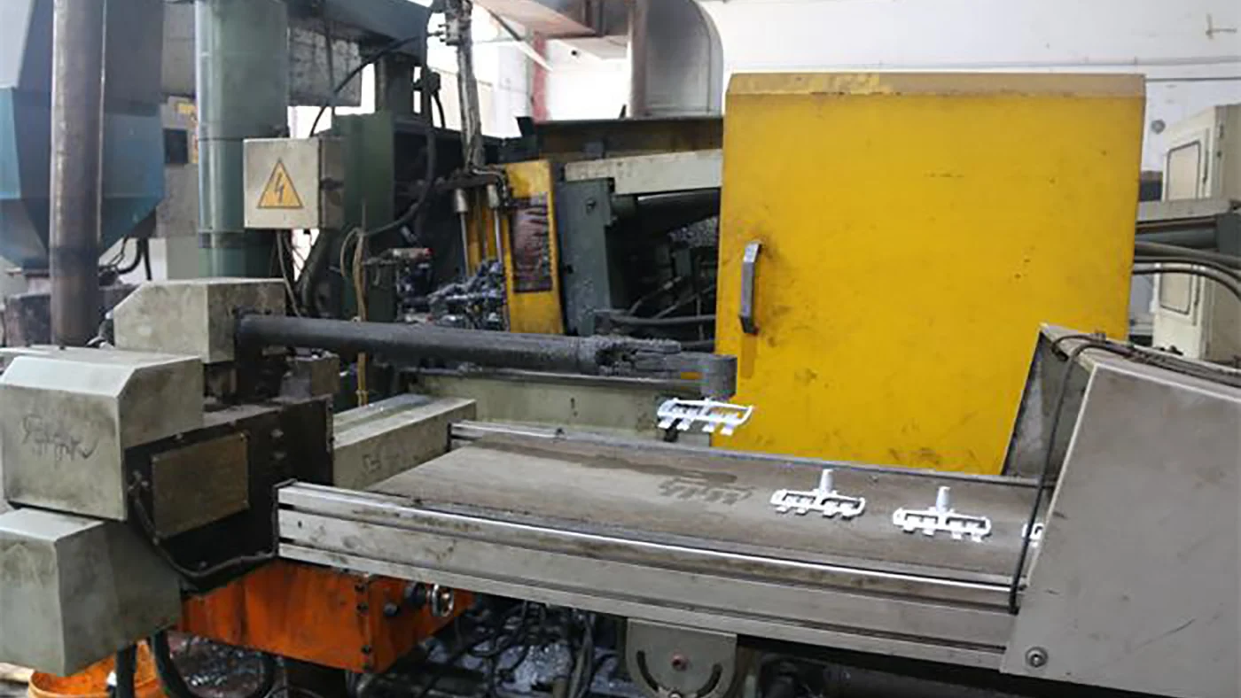 Automatic die-casting machine