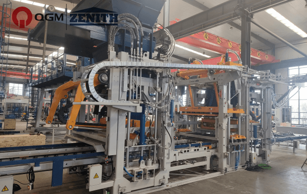 QGM Block Machine ZN900CG, den första kinesiska tegelmaskinen går in på den nordamerikanska marknaden och skapar en ny era för Kinas tegelmaskinindustri