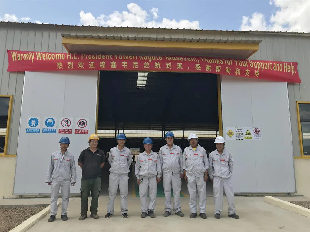 Asfaltering af China-Africa Cooperation Avenue, QGM Block Machines Support Kina-Uganda Industrial Park Construction