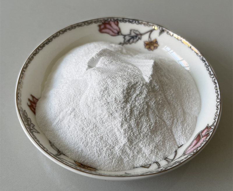 Alumina for refractory materials