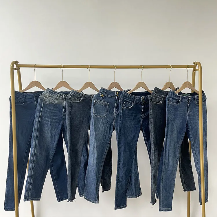 Calças jeans femininas usadas