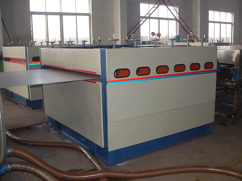 PC PP Plastic Hollowness Grid Board Production Line