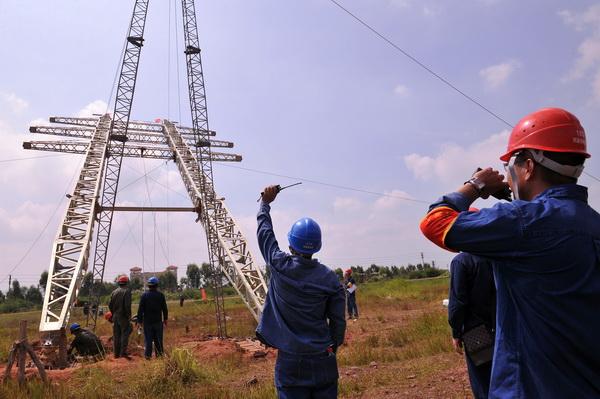 LBR Model A Shape Lattice Gin Pole Strengthened For Erecting Tower / Pole 1