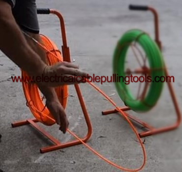 Pipe Cleaning Cable Pulling Equipment , Length 200m Cable Duct Rodder 1