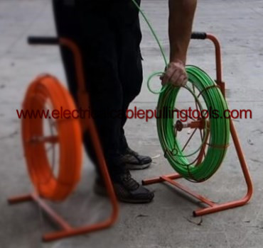 Pipe Cleaning Cable Pulling Equipment , Length 200m Cable Duct Rodder 2