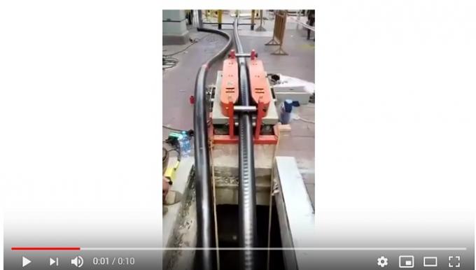 Easy Fast Using Underground Cable Pusher Machine , Low Noise Cable Hauling Machine 2